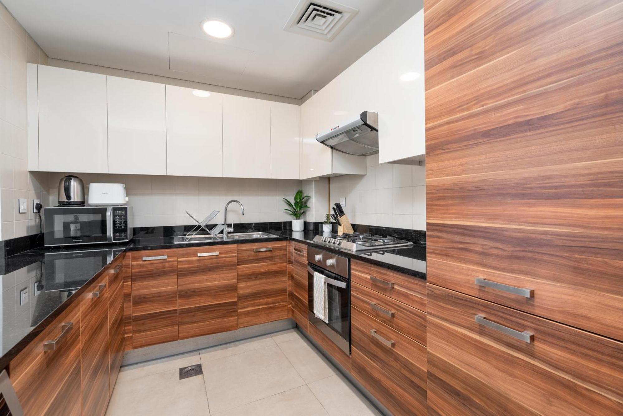 Exclusive 1 Bedroom Marina View Apartment Dubai